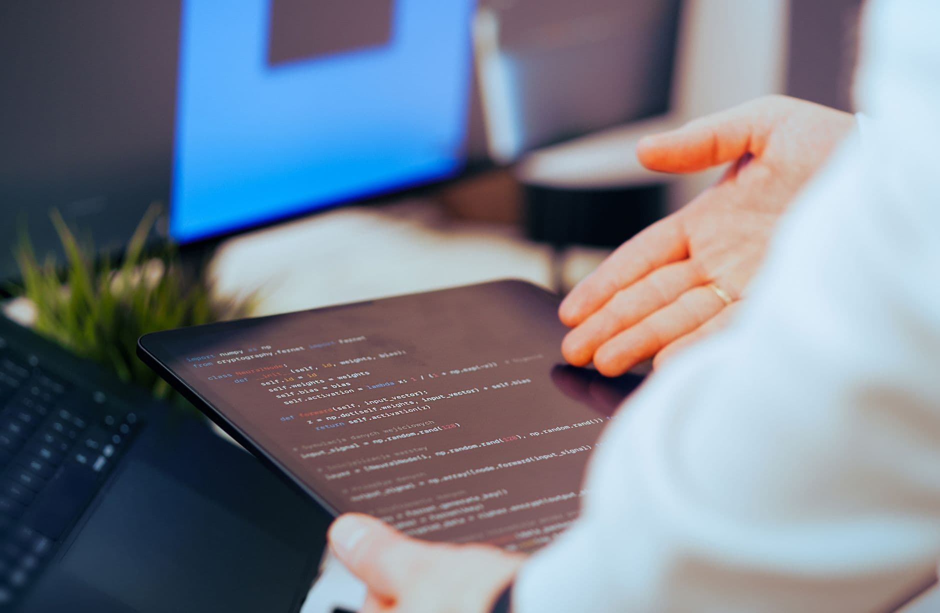 Revisão de código e configurações durante teste de vulnerabilidades